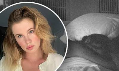 Alec Baldwin - Kim Basinger - Ireland Baldwin goes nude as she poses facedown in bed with legs in the air in latest sultry snap - dailymail.co.uk - Ireland - Los Angeles