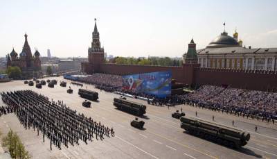 Vladimir Putin - Putin uses World War II parade to boost support before vote - clickorlando.com - Russia - city Moscow