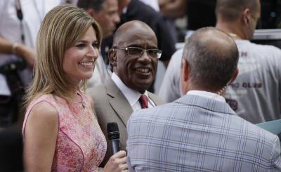 Hoda Kotb - Savannah Guthrie And Al Roker Reunite In Person To Film The ‘Today’ Show Outdoors - etcanada.com - New York - state New York - city Savannah, county Guthrie - county Guthrie - county Hudson - county Person