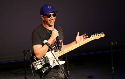 Rage Against The Machine’s Tom Morello surprises 10-year-old fan with signature guitar - nme.com - Britain