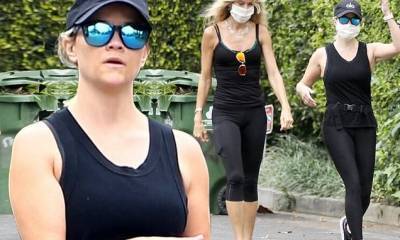 Reese Witherspoon - Reese Witherspoon chats to yoga instructor on Brentwood walk - dailymail.co.uk