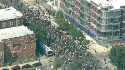 Protesters march in Philly; more than 2 dozen arrested at Municipal Services Building - fox29.com