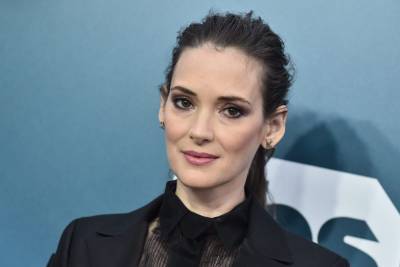 Winona Ryder - Mel Gibson - Winona Ryder Stands By Claim Mel Gibson Used An Anti-Semitic Slur After He Says She’s ‘Lying’ - etcanada.com - city Hollywood
