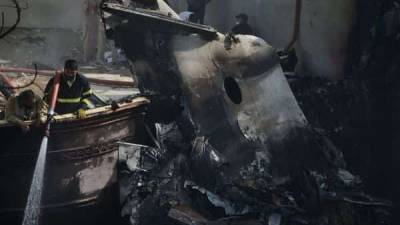 Pakistan plane crash: pilots were discussing coronavirus, says report - livemint.com - India - Pakistan