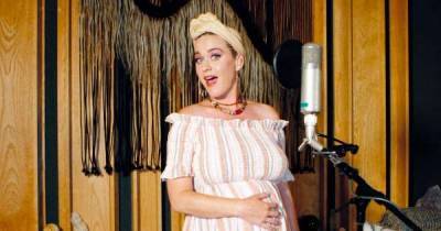 Katy Perry - Katy Perry plans to let her baby have a role in choosing her own name - msn.com - city Boston - county Hudson