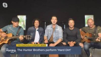 Hunter Brothers perform ‘Hard Dirt’ - globalnews.ca