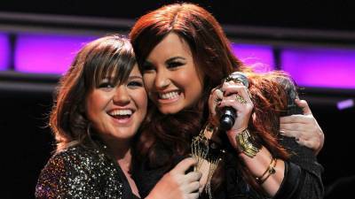 Kelly Clarkson - Demi Lovato - Kelly Clarkson Shares Her Depression Struggles With Demi Lovato - etonline.com