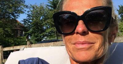 Ulrika Jonsson - Ulrika Jonsson sunbathes in scorching weather after admitting to tanning addiction - mirror.co.uk - Sweden