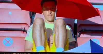 Mikel Arteta - Alexandre Lacazette - Eddie Nketiah - Arsenal stars Lacazette and Ozil mocked for using umbrella in Southampton sunshine - dailystar.co.uk - Serbia - parish St. Mary - county Southampton