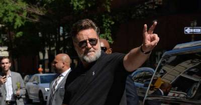 Russell Crowe - Russell Crowe's sons chose Uber Eats over quarantining with him - msn.com - Australia