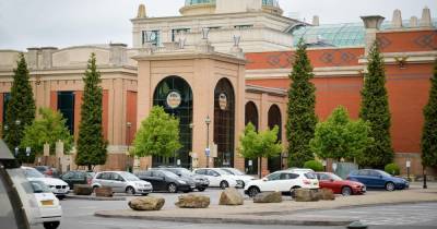 Trafford Centre - People urged to keep shopping at Trafford Centre as owners go into administration - manchestereveningnews.co.uk - Britain - city Manchester