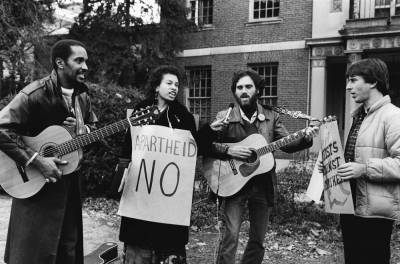 Pete Seeger - As Protests Grow, Luci Murphy & The People's Music Network Ensure There Are Songs to Go With Them - billboard.com - Iraq - Cuba