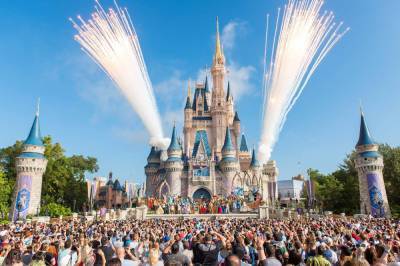 2 furloughed Disney World musicians keep playing and playing - clickorlando.com - France