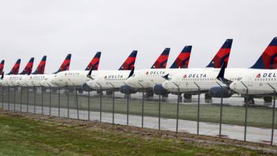 Delta Air Lines to reintroduce some beer and wine choices on flights over 500 miles - fox29.com - Usa