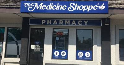 Alberta Health - Tyler Shandro - Lethbridge - Lethbridge pharmacy announces asymptomatic COVID-19 testing despite province keeping quiet - globalnews.ca