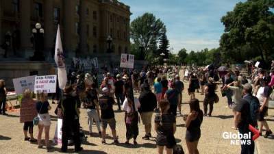 Albertans protest Bill 1 in Edmonton, Calgary - globalnews.ca