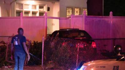 Car nearly collides with home on Roosevelt Boulevard in multi-vehicle accident - fox29.com