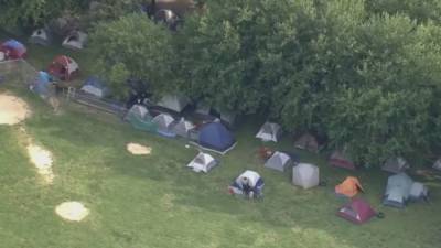 Homeless encampment organizers vow to stay despite deadline - fox29.com