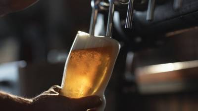 Taoiseach acknowledges delay to lifting restrictions a 'hammer blow' for pubs - rte.ie - Ireland