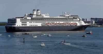 Robert Redfield - U.S. extends cruise ship ban to end of September as coronavirus cases spike - globalnews.ca - state Florida