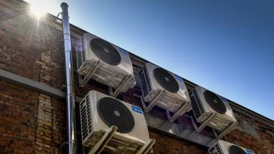 William Hanage - Air conditioners could be aiding the spread of COVID-19 indoors, epidemiologists say - fox29.com - Los Angeles