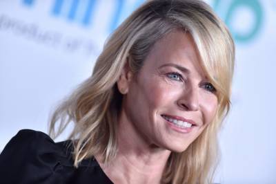 Chelsea Handler Makes A Bra Out Of Face Masks While Urging People To Prevent The Spread Of COVID-19 - etcanada.com