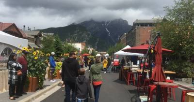 Quiet Canada Day in Banff as businesses struggle to stay open - globalnews.ca - Canada - county Day