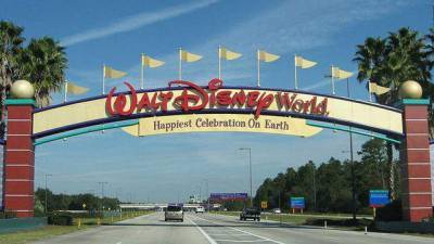 Disney worker accused of stealing over $100,000 from company - clickorlando.com - county Osceola