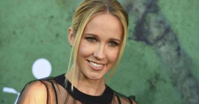 Anna Camp - 'Pitch Perfect's Anna Camp caught coronavirus after 'one time' not wearing mask - msn.com