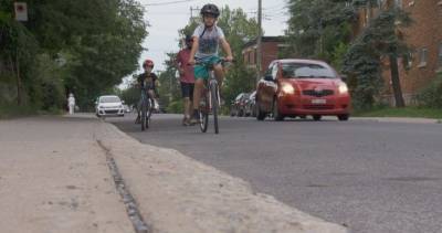 Montreal residents frustrated over loss of parking on Terrebonne Street due to temporary bike path - globalnews.ca