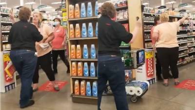 Jesus Christ - Fred Meyer - Woman without mask commands ‘demon’ customers to leave grocery store aisle until she’s done shopping - fox29.com - state Washington - city Portland
