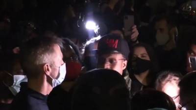 Donald Trump - Ted Wheeler - Mark O.Hatfield - Portland's mayor tear-gassed by US agents as protest rages - fox29.com - Usa - state Oregon - city Portland, state Oregon