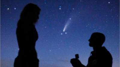 Couple captures stellar engagement photos under comet NEOWISE - fox29.com - New York - city New York - state Oregon