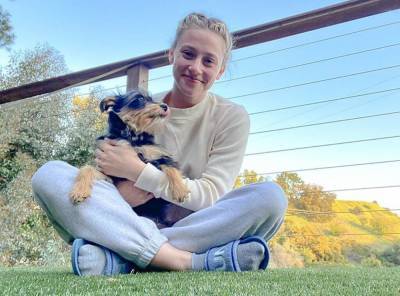 Lili Reinhart - Lili Reinhart Opens Up About Anxiety During The Pandemic In Instagram Live - etcanada.com