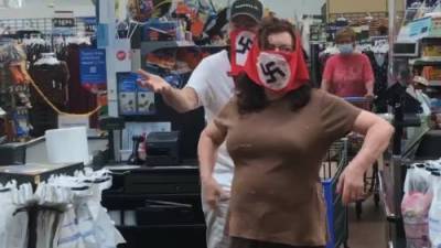 Facebook video shows two Walmart shoppers confronted over wearing swastika masks - globalnews.ca - state Minnesota