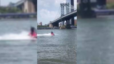 Jet-skiing Joker spotted in East River in NYC - fox29.com - New York - city New York