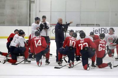 Joel Quenneville - Throwback 5-game series force players to 'embrace the grind' - clickorlando.com - city Hartford