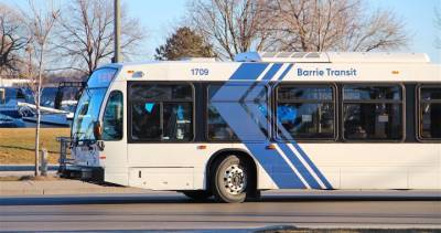 Protective shields installed on Barrie buses; fare collection begins Aug. 1 - globalnews.ca