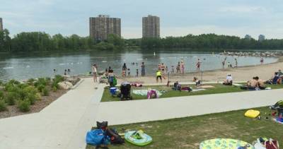 Valérie Plante - Verdun beach officially opens for the season with COVID-19 restrictions - globalnews.ca