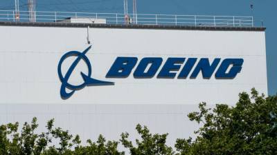 Boeing slashes production as COVID-19 batters airline customers - fox29.com
