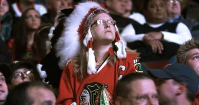 Chicago Blackhawks ban headdresses but keep name and logo - globalnews.ca - state Illinois - Washington - city Washington - city Chicago