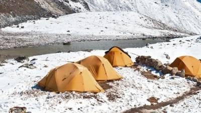 Nepal reopens Everest despite coronavirus pandemic uncertainty - livemint.com - Nepal