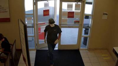 Police search for masked man in attempted bank robbery at Orlando Wells Fargo - clickorlando.com - county Orange - county Wells - city Fargo, county Wells