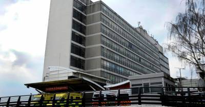 Boris Johnson - Boris Johnson's constituency hospital forced to close to AE after coronavirus outbreak - mirror.co.uk