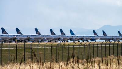United sending layoff notices to nearly half of US employees - fox29.com - Usa - Los Angeles