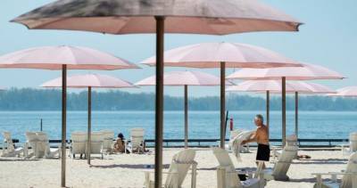 Coronavirus: Toronto authorities cracking down on illegal beach parties, restricting parking - globalnews.ca