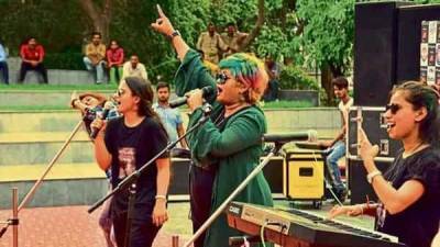 COVID-19: WOMEN’S BANDS KEEP UP THE TEMPO - livemint.com - India