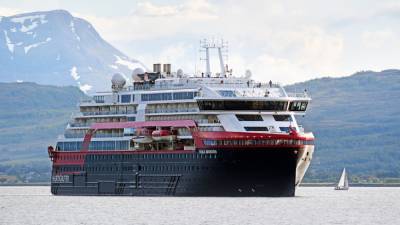 Roald Amundsen - 33 crew test positive for virus on Norwegian cruise ship - rte.ie - Norway