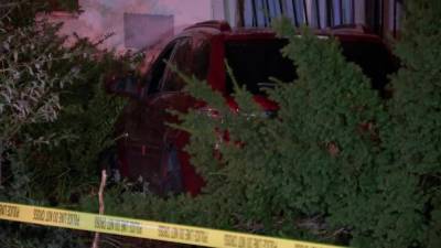 Police: Boathouse row building struck by driver overnight - fox29.com
