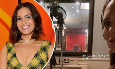 Mandy Moore - Taylor Goldsmith - Mandy Moore makes new music in the studio as she documents 'recording in the age of COVID' - dailymail.co.uk